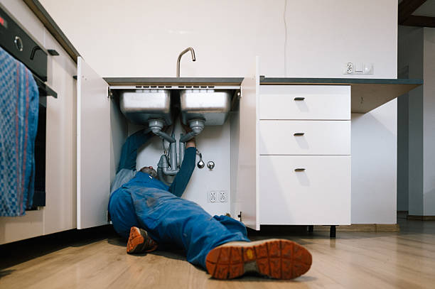 Professional Drain Cleaning technician working in Fort Valley, AZ